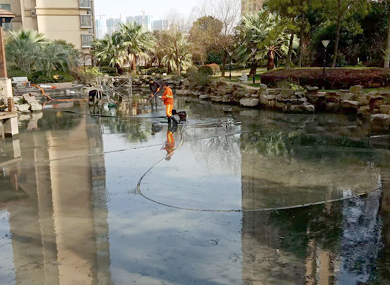龙川景观池淤泥清理