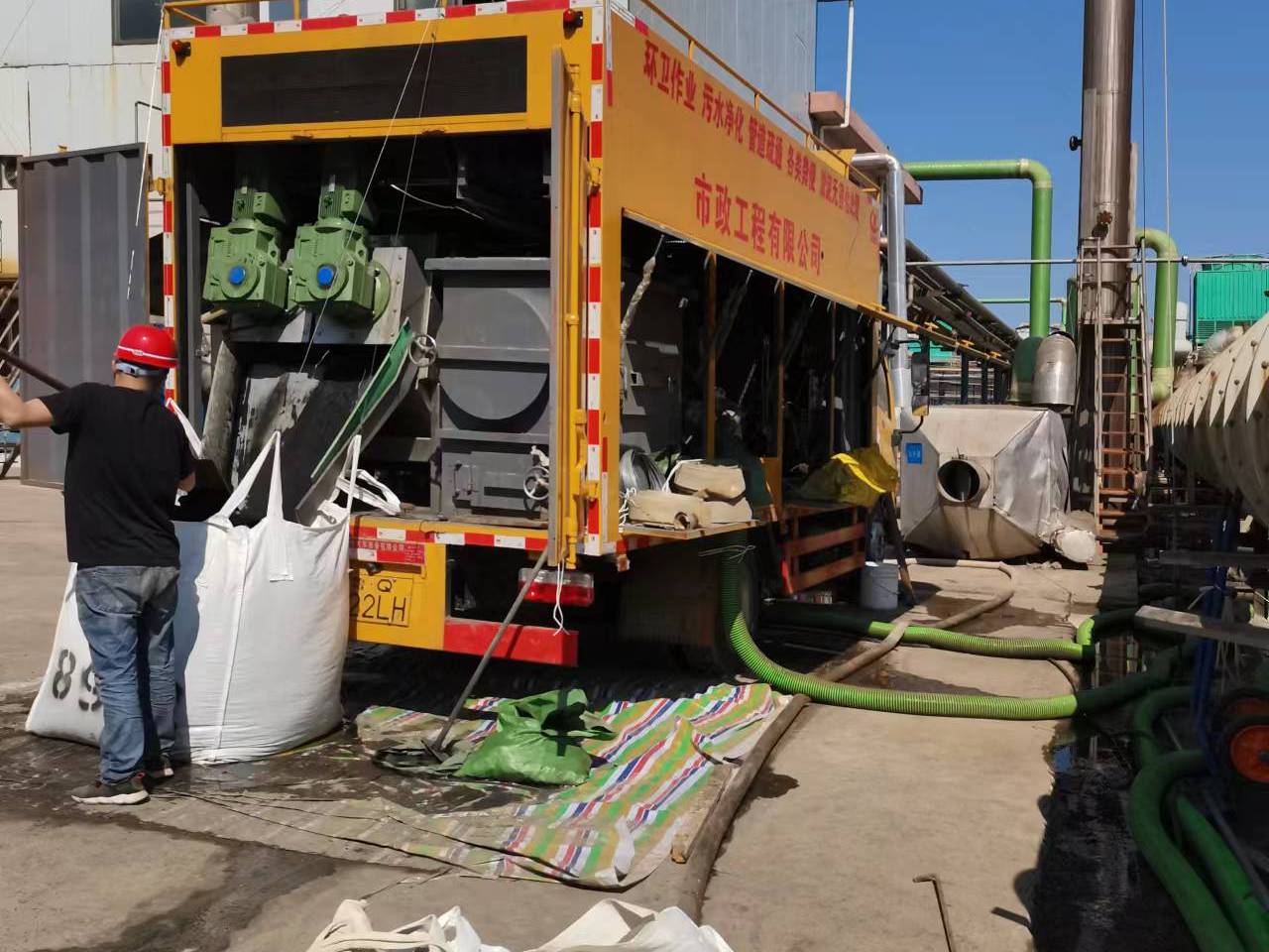 龙川淤泥压干处理